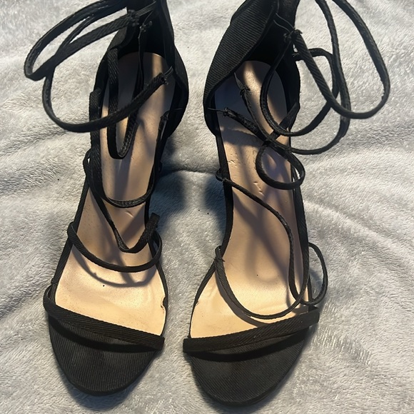 Sandals - Picture 2 of 4